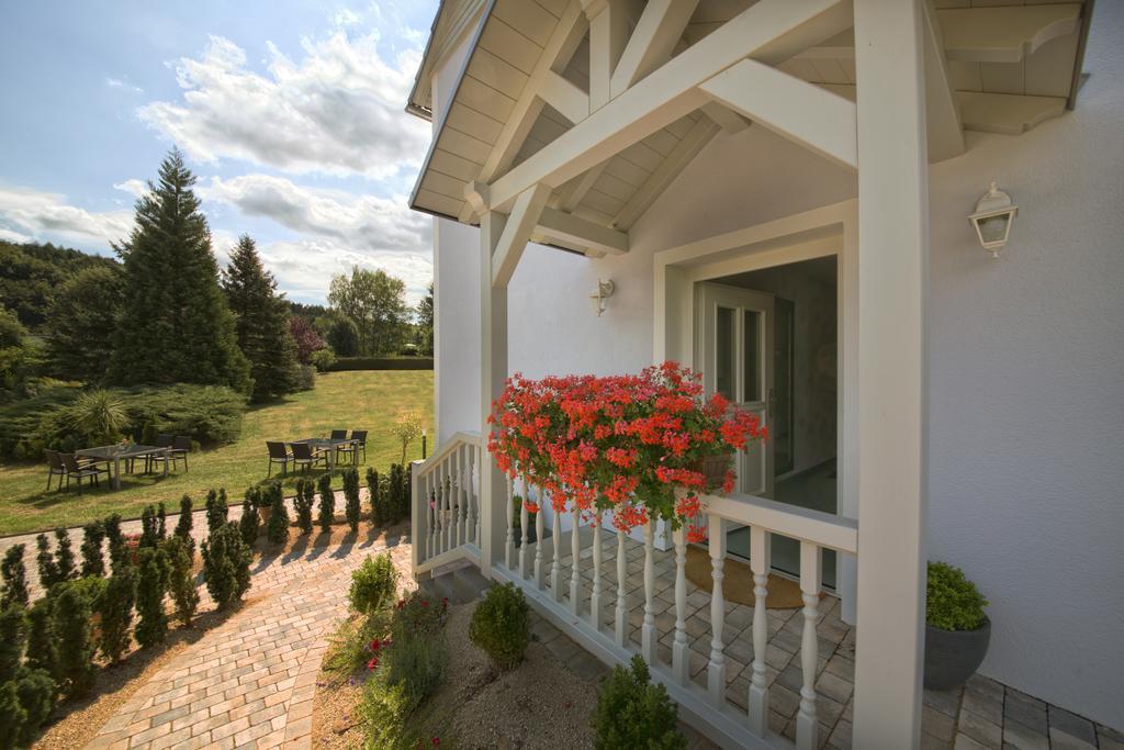 Hotel Jaegerhof Staatsbad Bruckenau Exterior photo